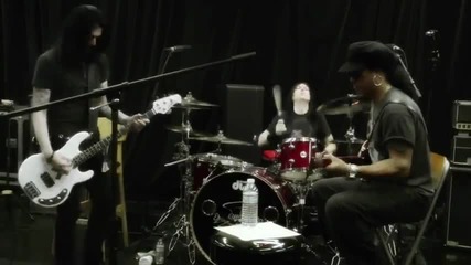 Slash - No More Heroes -- Official Song - New Album - Apocalyptic Love