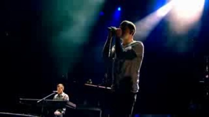 Road To Revolution - Pushing Me Away