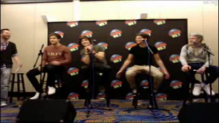 One Direction - Live Chat - Интервю за Kiss 95.7 - Foxwoods част 1/2