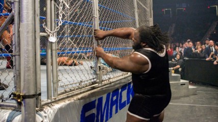 Mark Henry breaks into a steel cage: SmackDown, Jan. 6, 2006