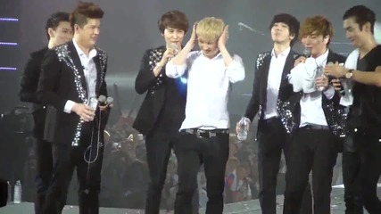 По случай рожденните дни на Siwon и Eunhyuk - Suju show 4