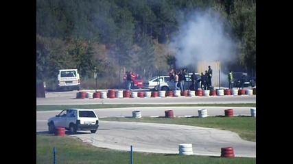 Bmw пали гумите по време на дрифт - Варна 