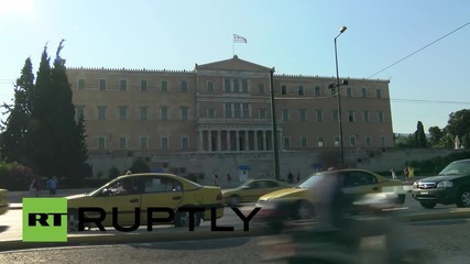 Greece: Strikes shutdown Athens ahead of crucial parliamentary vote