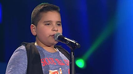 Салваторе от Детският Глас на Германия изпълнява песента на Loona - Hijo De La Luna