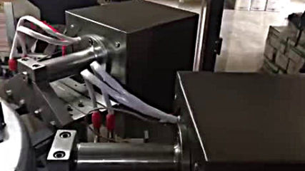 Автоматична вертиклна пакетираща машина за прах в дойпак