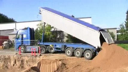 The New Volvo Fh16 700 Dumping Sand 