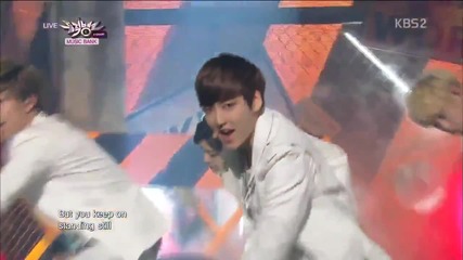 (hd) U-kiss - Love Is Painful & Standing Still ~ Music Bank (08.03.2013)