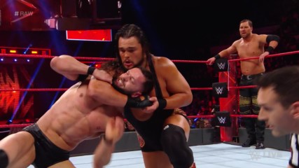 Finn Bálor vs. The Miztourage - Handicap Match: Raw, Dec. 18, 2017