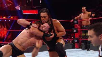 Finn Bálor vs. The Miztourage - Handicap Match: Raw, Dec. 18, 2017