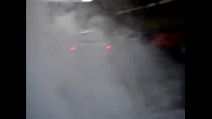 Peugeot 307 си пали гумите дзъма