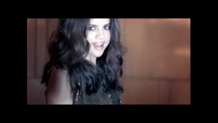 Lyrics [hq] Selena Gomez And The Scene - Round And Round [official Music Video]