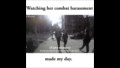 Момиче отвръща на сексуалния тормоз от минувачи в Манхатън (by Jukinvideo)