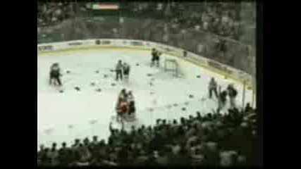 Unbelievable Hockey Fight