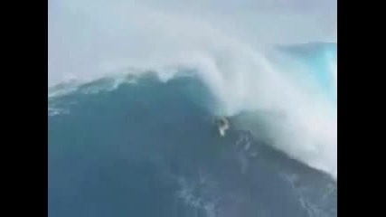 Сърфиране в Огромни Вълни