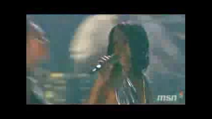 Rihanna - Umbrella - Live