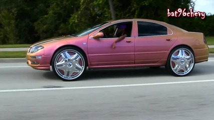 Outrageous Chrysler 300 on 26 Dub Cream Floaters driving by