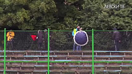 Бой между родители на Герена в мач при U17