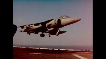 Harrier- каца на палубата на самолетоносач
