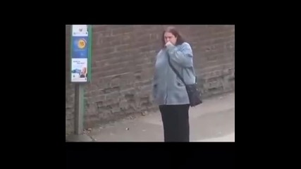 Когато чакаш автобуса след работа в петък