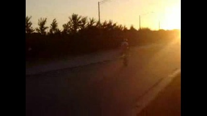 Suzuki Gsx - R 600 K4 Night Wheelie