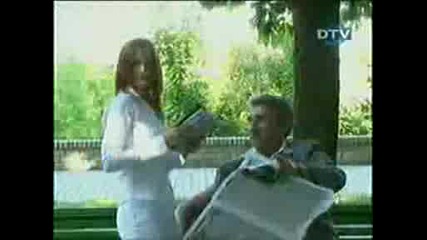 Naked and Funny 4 ръце