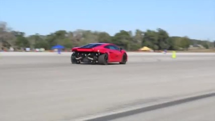 Много трудно се контролира Lamborghini Gallardo с 2000 конски сили.