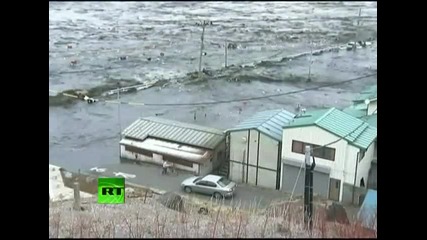 Кадри от опустошителното цунами в Япония 