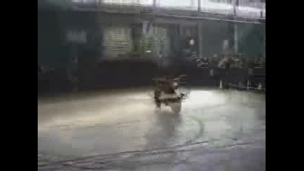 Каране На Ducati Monster - Stuntman
