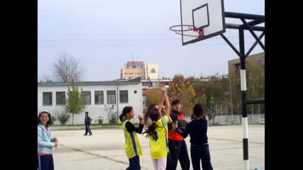 1 - Vi Noemvri.. [streetball]