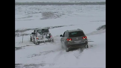 Vw Touareg v6 pulling Nissan Patrol