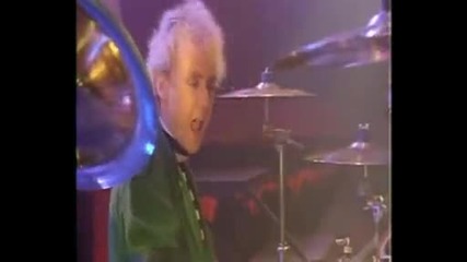 Queen - Friends Will Be Friends ( Brian & Roger Talks) 