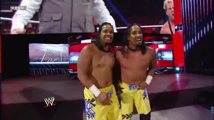 The Usos Fly High - Wwe Raw Slam of the Week 8/12