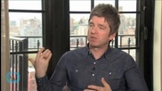 Noel Gallagher Accept the Rolling Stone Award for 'Best Rock Interview'