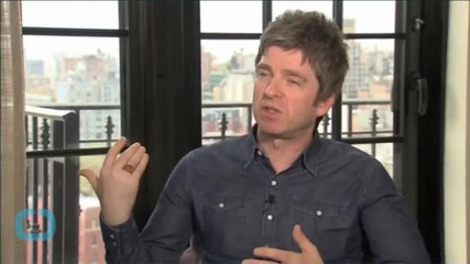 Noel Gallagher Accept the Rolling Stone Award for 'Best Rock Interview'