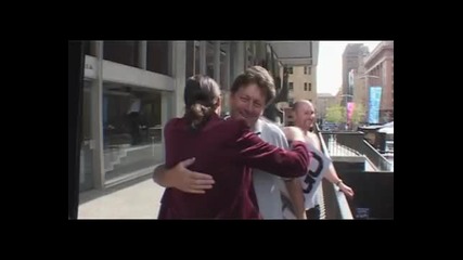 Free Hugs Campaign - Official Page