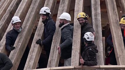Приключи възстановяването на подпорната дървена конструкция на покрива на "Нотр Дам"