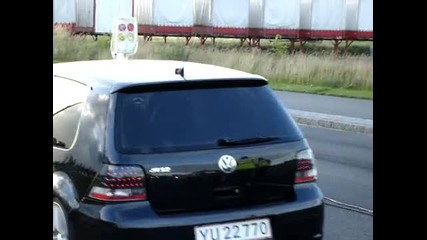 Golf R32 vs. Mitsubishi Lancer