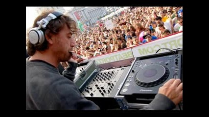 Benny Benassi - Turn Me Up