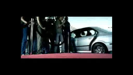 Bmw M5 i Madona na zadnata sedalka