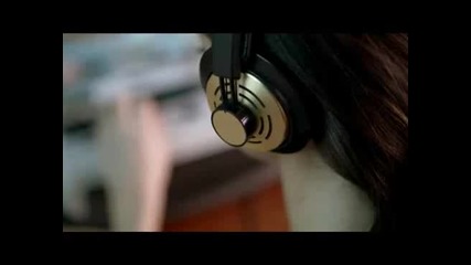 Selena Gomez & The Scene - Round & Round 