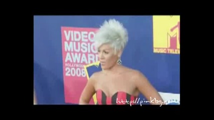 Пинк Позира Пред Фотографите - Vma 07.09