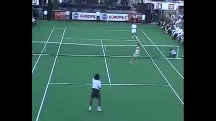 Реми Играе Тенис