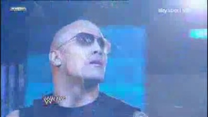 Скалата се завърна в Wwe