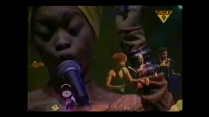 Erykah Badu - Sometimes Live