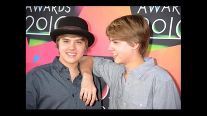 New pics of Dylan & Cole Sprouse 
