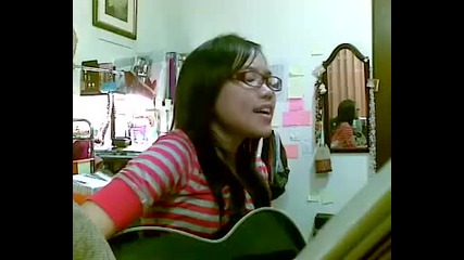 Някво китайско извънземно грачи: you belong with me на леля ви taylor xd 