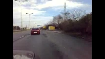 Гавра Пръскаме проститутка с пожарогасител! смях трябва да се види