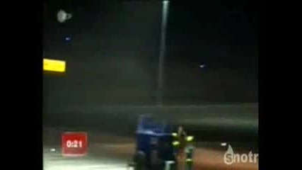 Смяна на предната гума на мотор по време на движение