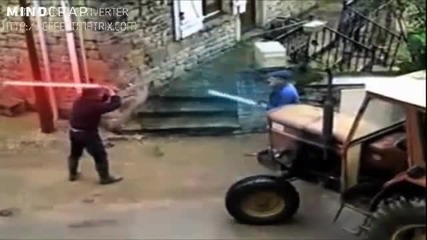 Дядковци се бият с лазерни мечове 