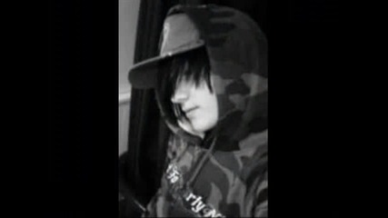 Emo boys kissing ^^